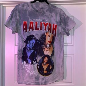 Aaliyah Graphic tee.